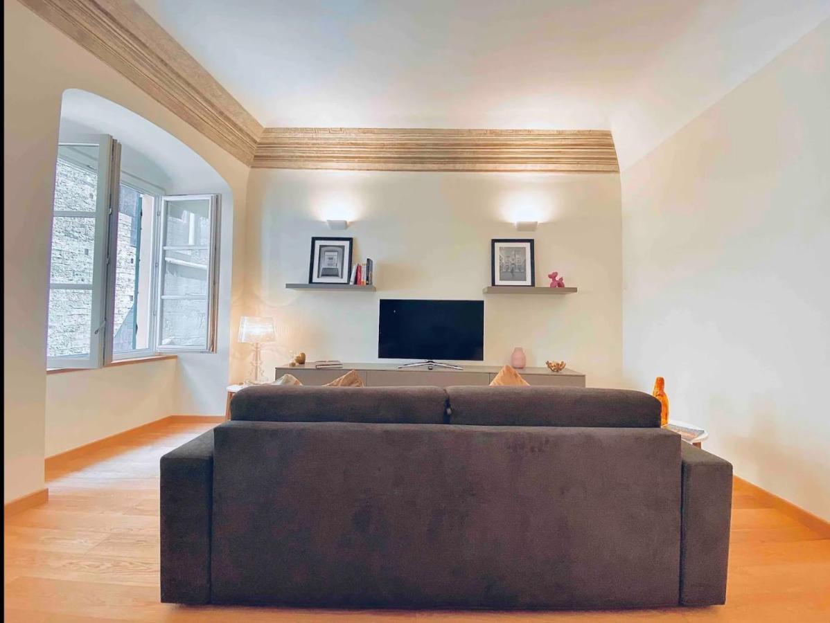 Historic Dimora San Lorenzo 19, Rolli Unesco - Overlooking The Cathedral - Free Private Parking- * Gênes