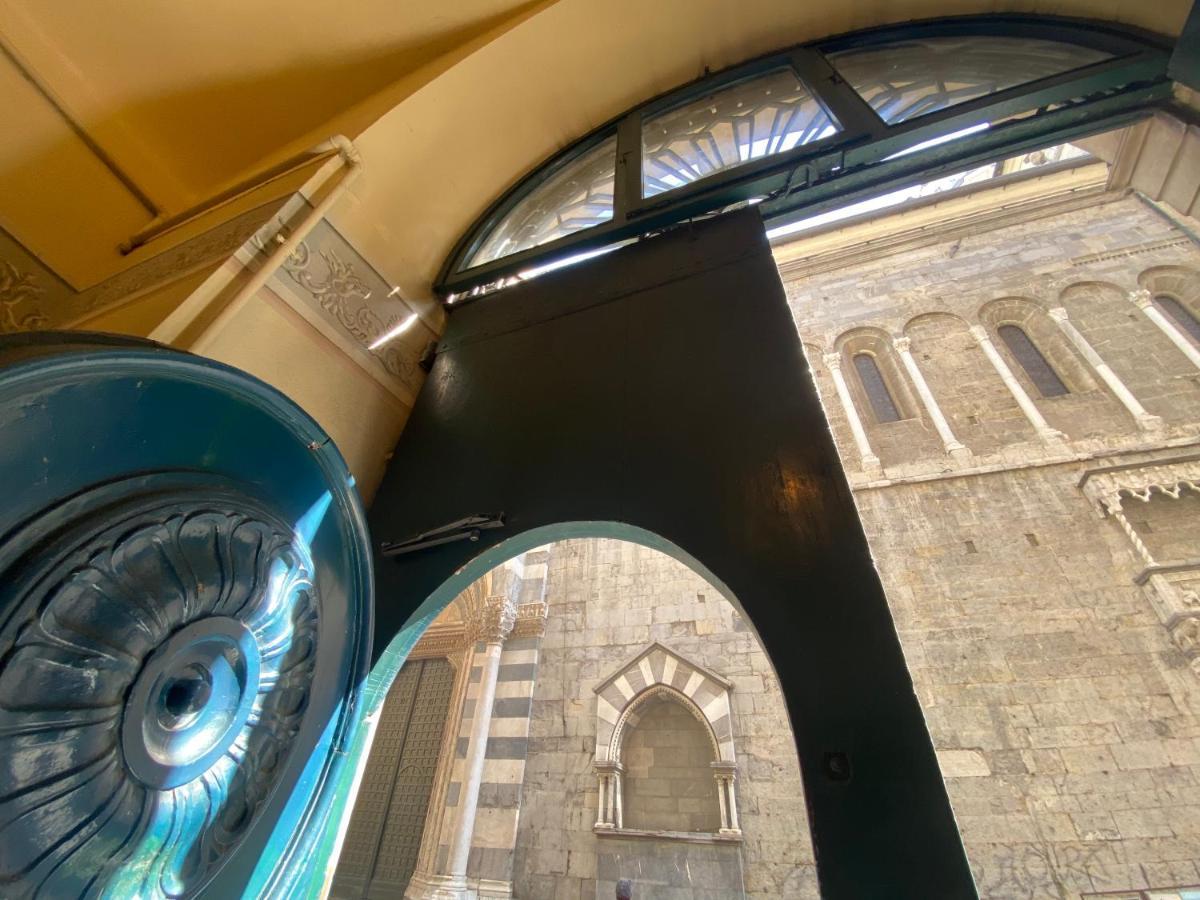 Historic Dimora San Lorenzo 19, Rolli Unesco - Overlooking The Cathedral - Free Private Parking- Appartement