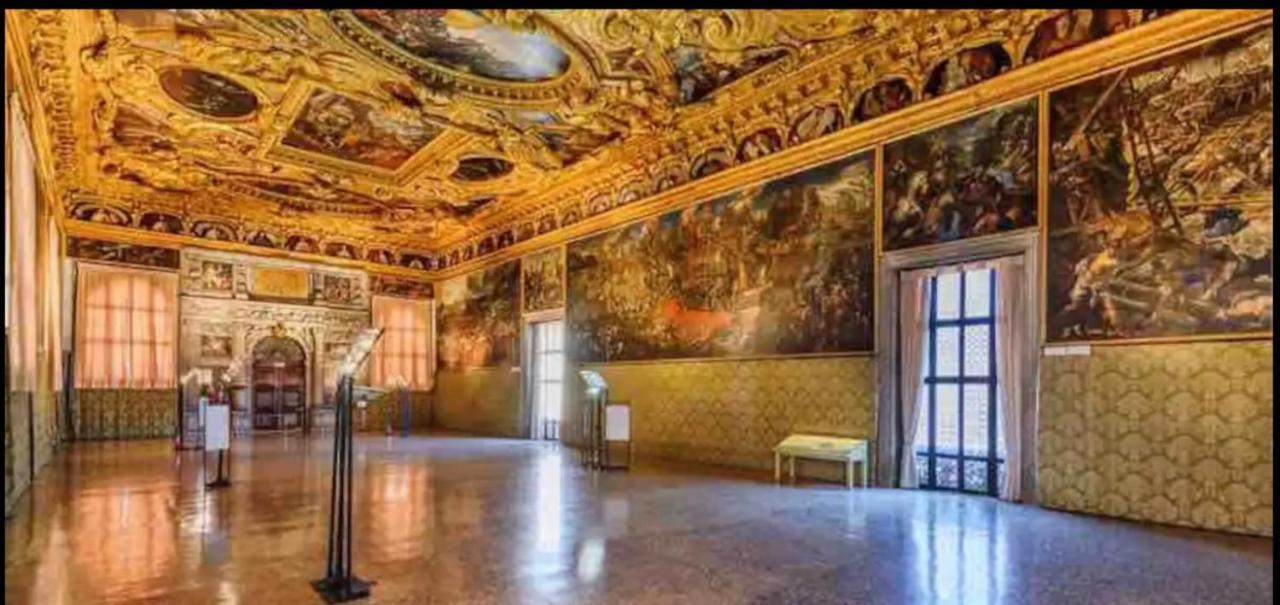 Historic Dimora San Lorenzo 19, Rolli Unesco - Overlooking The Cathedral - Free Private Parking- * Gênes