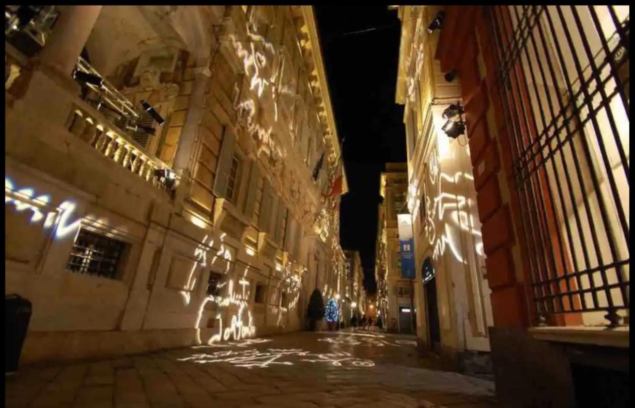 Historic Dimora San Lorenzo 19, Rolli Unesco - Overlooking The Cathedral - Free Private Parking- Appartement *